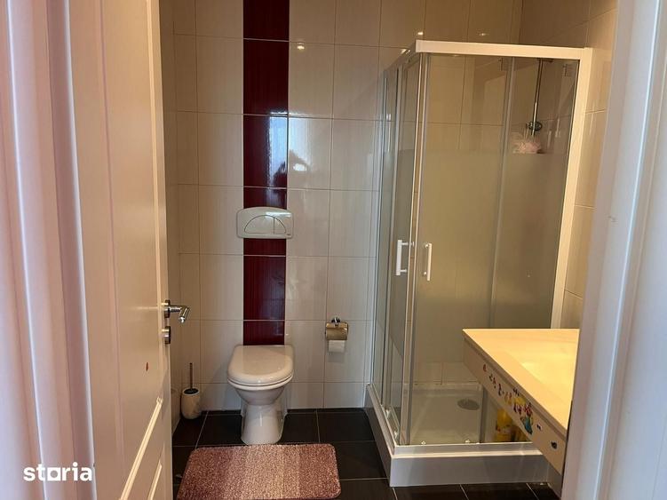 Apartament cu 3 camere decomandat în Văcăresti