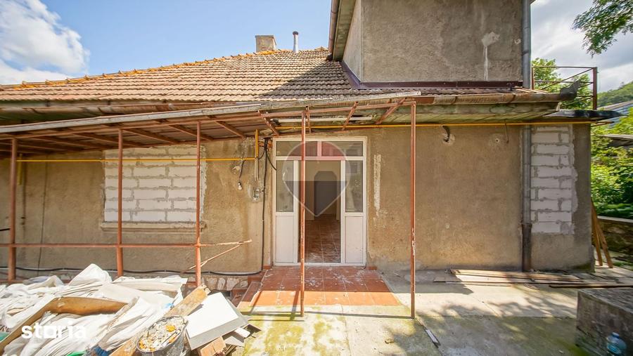 Casă cu 4 camere cu Teren 104 Mp în Central