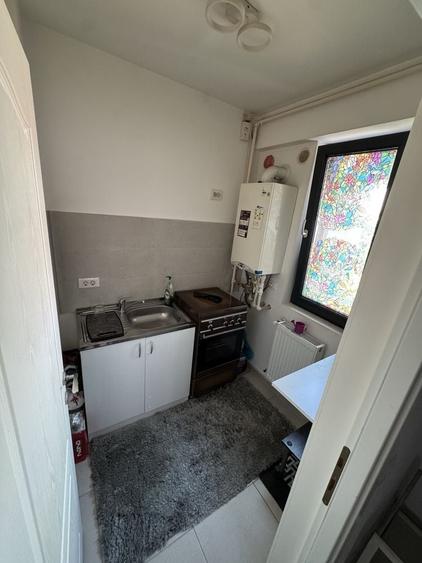 Garsonieră decomandată în Jiului