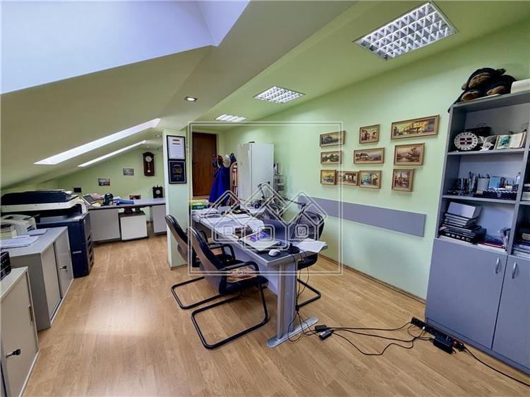 Duplex cu 6 camere cu Canalizare în Terezian