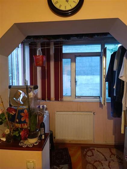 Apartament cu 3 camere semidecomandat, mobilat în Mircea cel Bătrân
