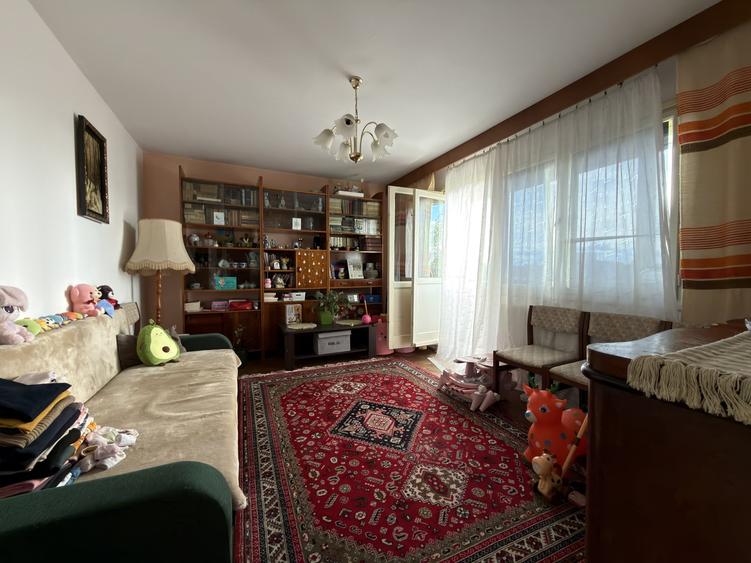 Apartament cu 4 camere decomandat, mobilat în Circumvalațiunii