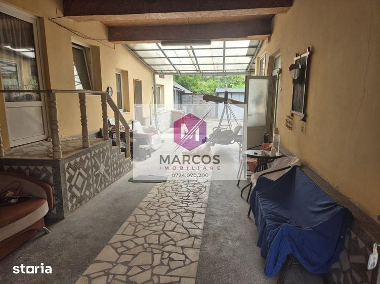 Casă cu 4 camere cu Teren 1726 Mp în Central