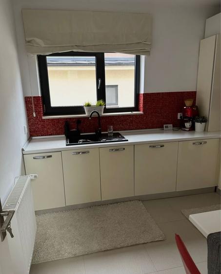 Apartament cu 2 camere decomandat, mobilat în Borhanci