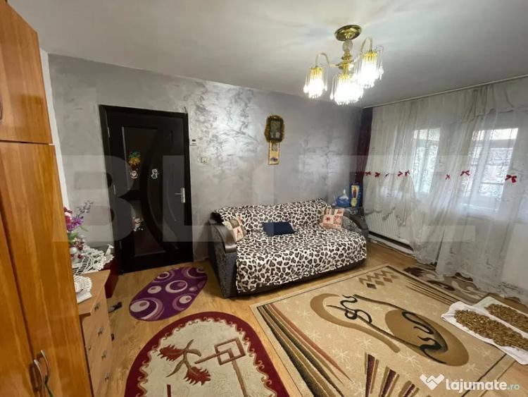 Apartament cu 2 camere semidecomandat, mobilat în Craiovița Nouă
