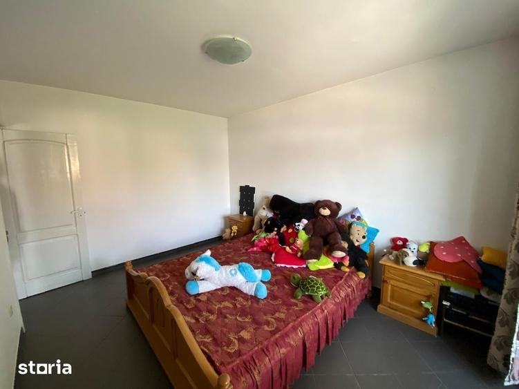 Casă cu 5 camere decomandat cu Teren 260 Mp în Crângași