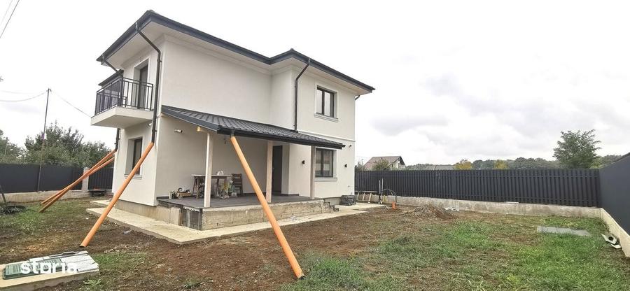Casă cu 4 camere în Valea Ursului
