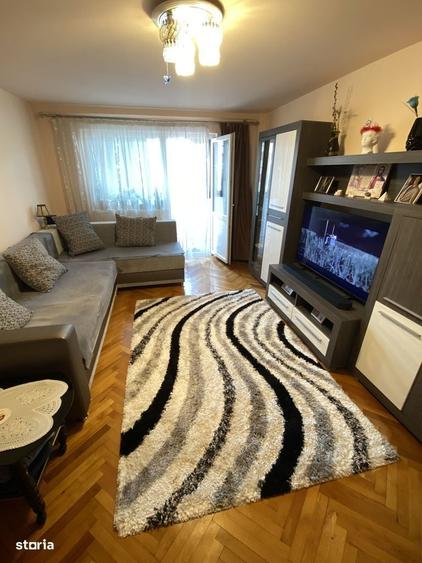 Apartament cu 3 camere în Cetate