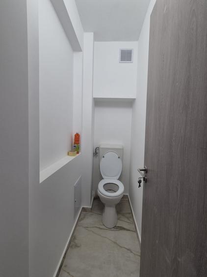 Apartament cu 3 camere decomandat în Apusului