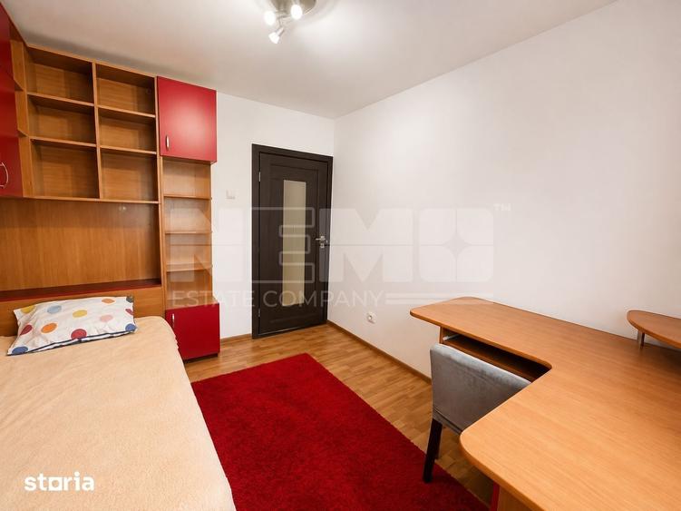 Apartament cu 3 camere semidecomandat în Central