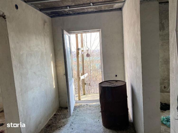 Casă cu 4 camere cu Teren 348 Mp în Tărtășești