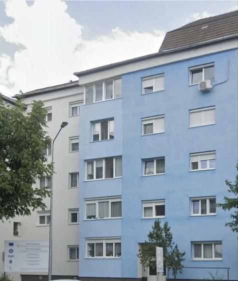 Apartament cu 3 camere decomandat în Iosia