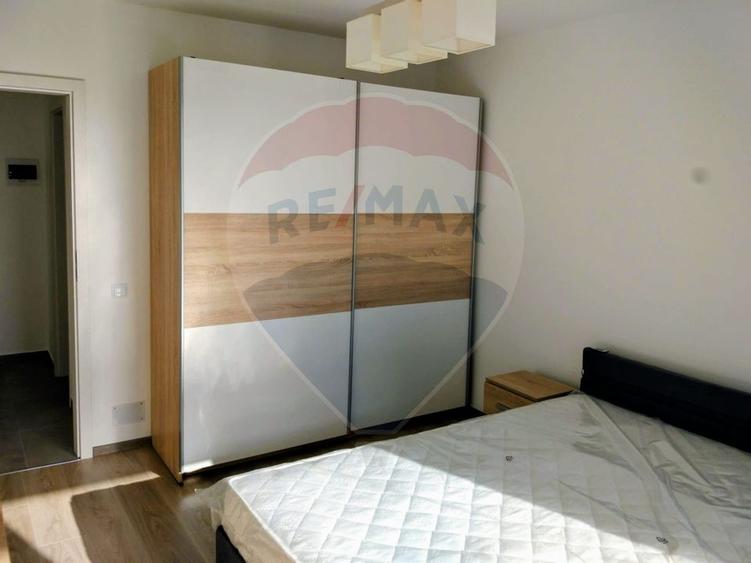 Apartament cu 2 camere semidecomandat, mobilat în Iris