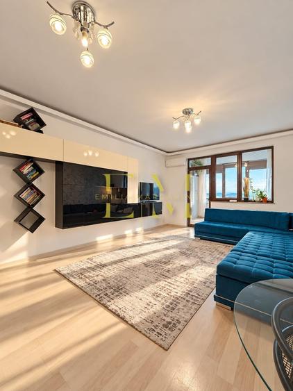 Apartament cu 2 camere decomandat în Tractorul