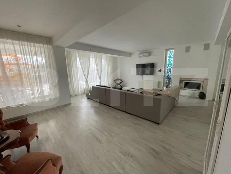Apartament cu 3 camere decomandat, mobilat în Cârcea