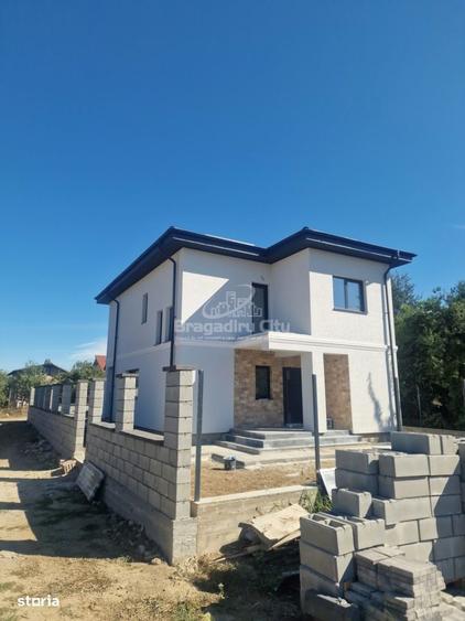 Casă cu 4 camere cu Teren 300 Mp în Central