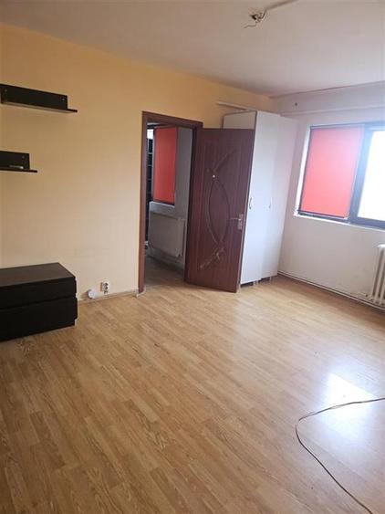 Apartament cu 2 camere semidecomandat în Mircea cel Bătrân