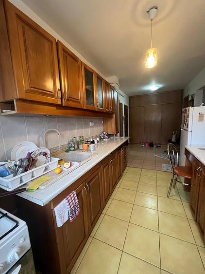 Apartament cu 4 camere decomandat în Obor