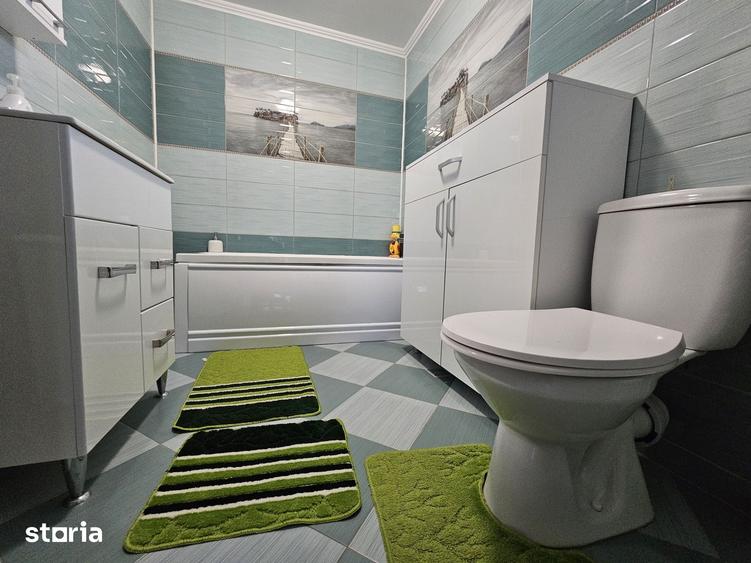 Casă cu 5 camere cu Teren 250 Mp în Cățelu