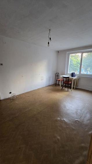 Apartament cu 3 camere decomandat în Chișinau