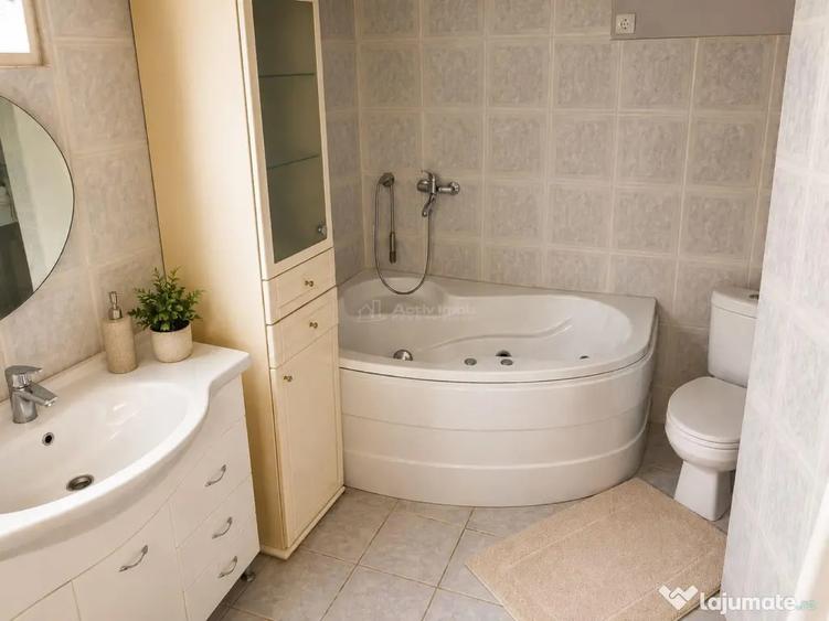 Casă cu 7 camere cu Teren 1200 Mp în Ferneziu