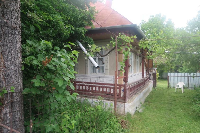 Casă cu 4 camere decomandat în Valea Arinilor