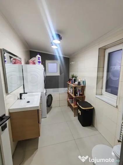 Casă cu 5 camere cu Teren 430 Mp în Central