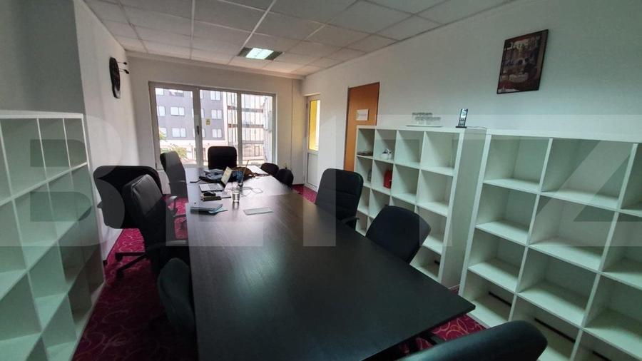 Casă individuală cu 15 camere cu Teren 103 Mp în Central