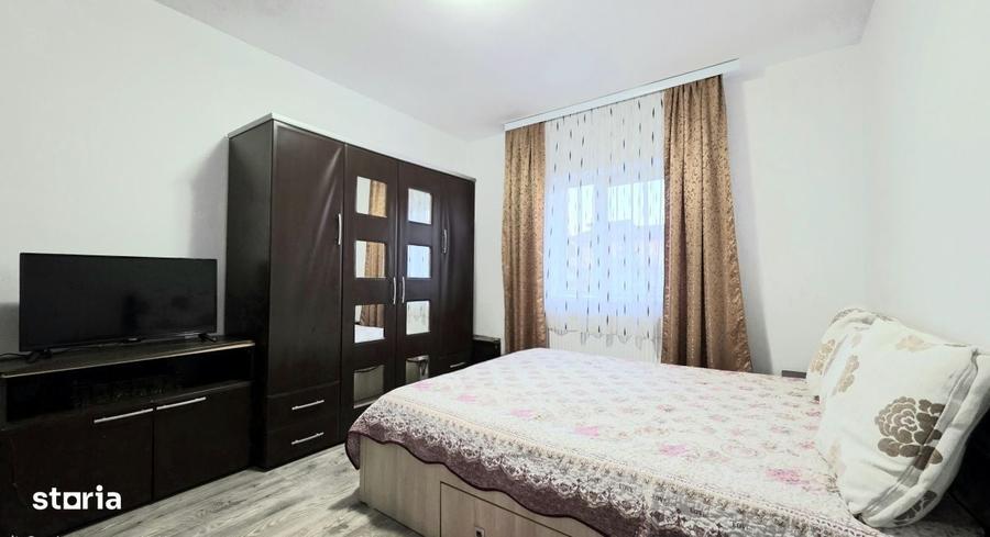 Casă cu 4 camere decomandat în Central