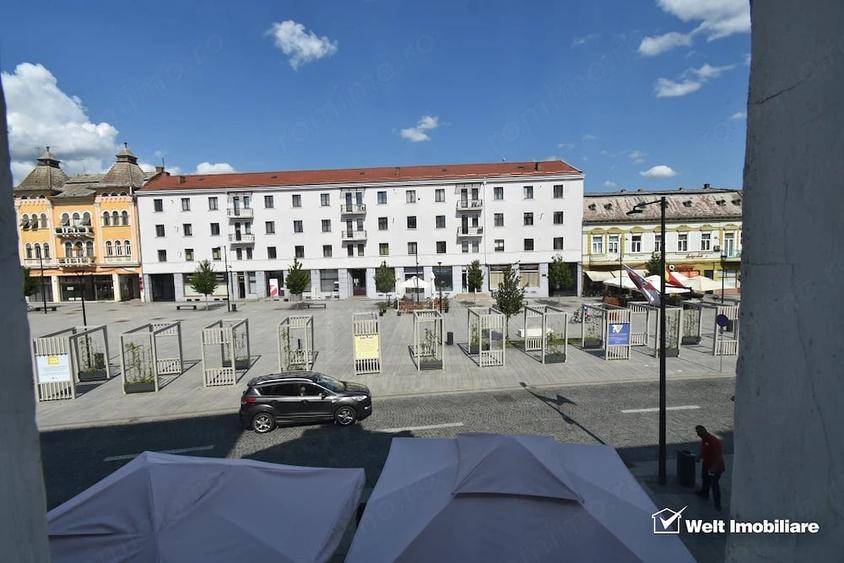 Apartament cu 3 camere semidecomandat în Ultracentral
