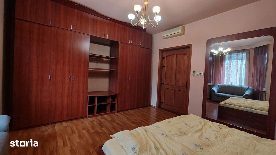 De vanzare/inchiriere apartamentin vila,zona liceul Decebal - 13