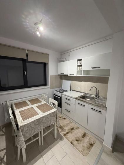 Apartament cu 2 camere decomandat în Titan