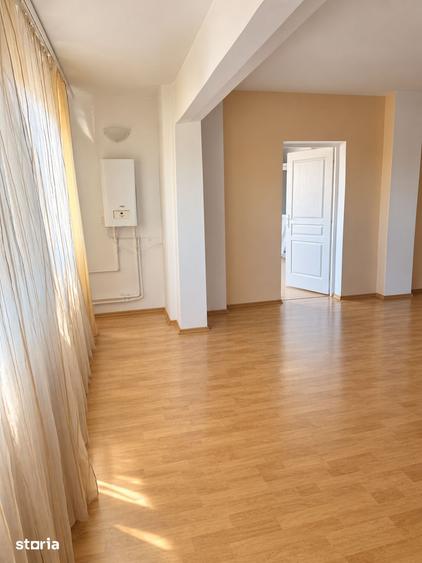 Casă cu 6 camere cu Centrală Termică în Giulești