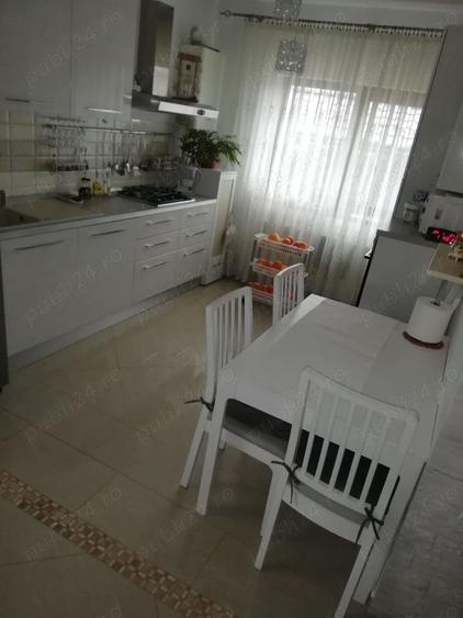 Casă cu 4 camere cu Teren 1200 Mp în Central