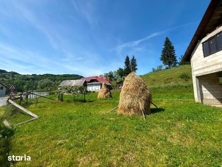 Casă cu 3 camere cu Teren 900 Mp în Târlișua