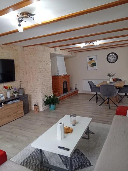 Casă cu Teren 1300 Mp în Leordeni