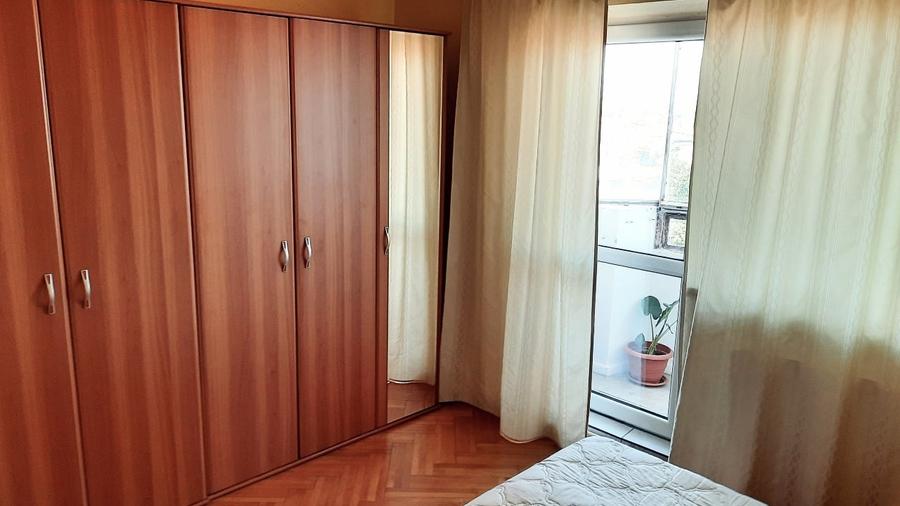 Apartament cu 3 camere decomandat, mobilat în Terezian