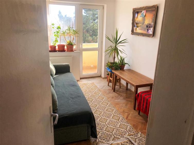 Apartament cu 3 camere semidecomandat în Burdujeni
