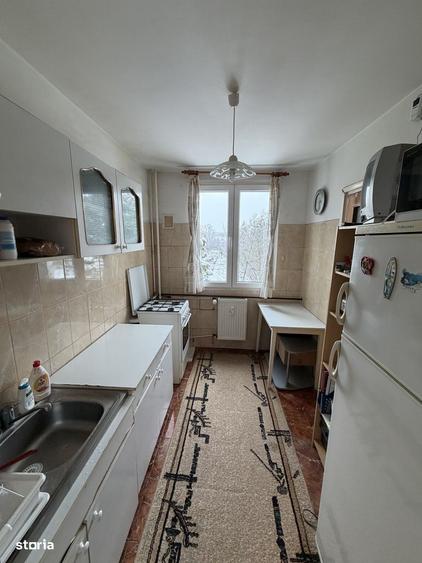 Apartament cu 3 camere, mobilat în Titan