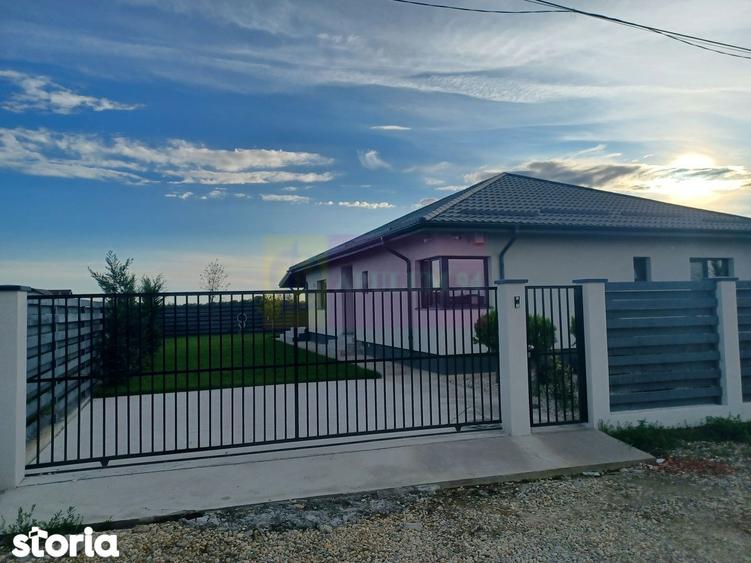 Casă cu 4 camere cu Teren 505 Mp în Săbăreni