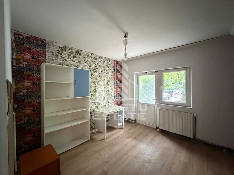 Apartament cu 3 camere decomandat în Lipovei