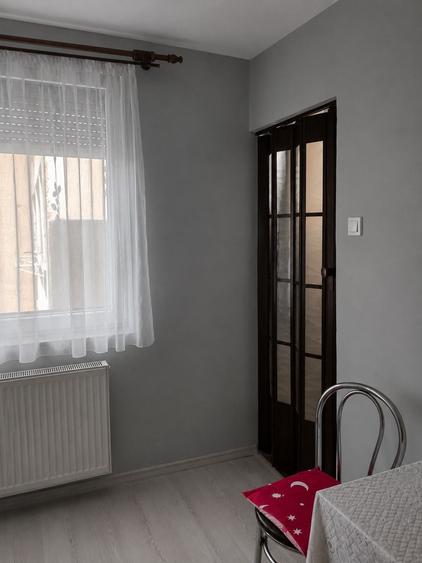 Apartament cu 2 camere semidecomandat în Rogerius