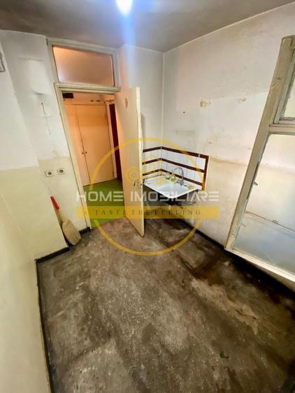 Apartament cu 2 camere decomandat în Nicolina