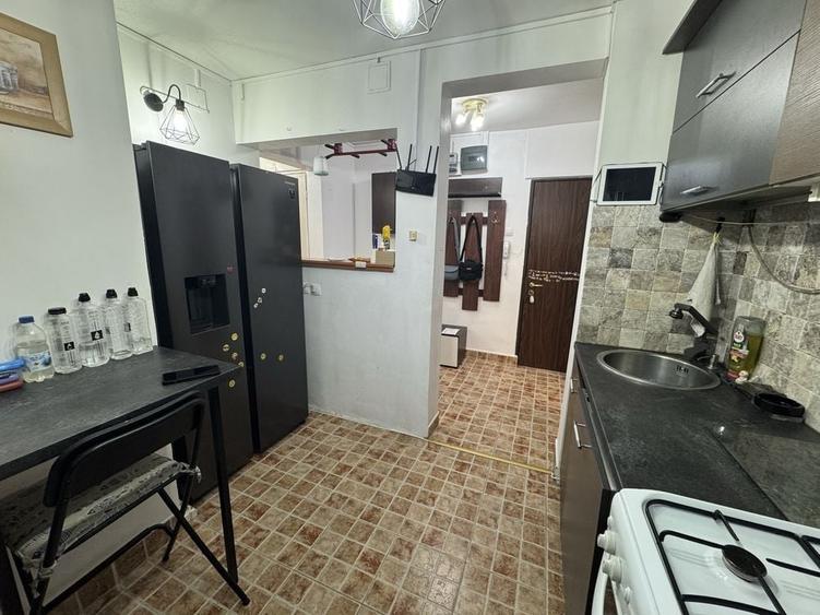Apartament cu 2 camere decomandat în Apărătorii Patriei