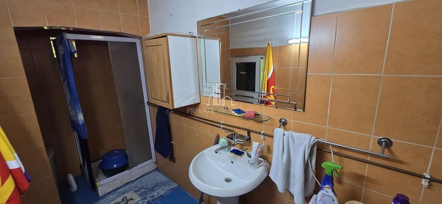 Casă individuală cu 2 camere cu Teren 1334 Mp în Central
