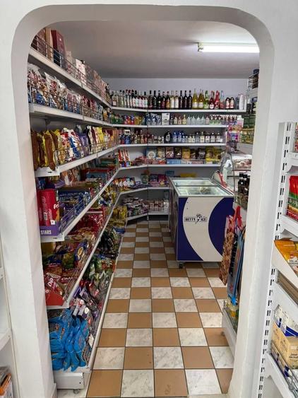 Inchiriez spatiu comercial in zona Sovata - 8