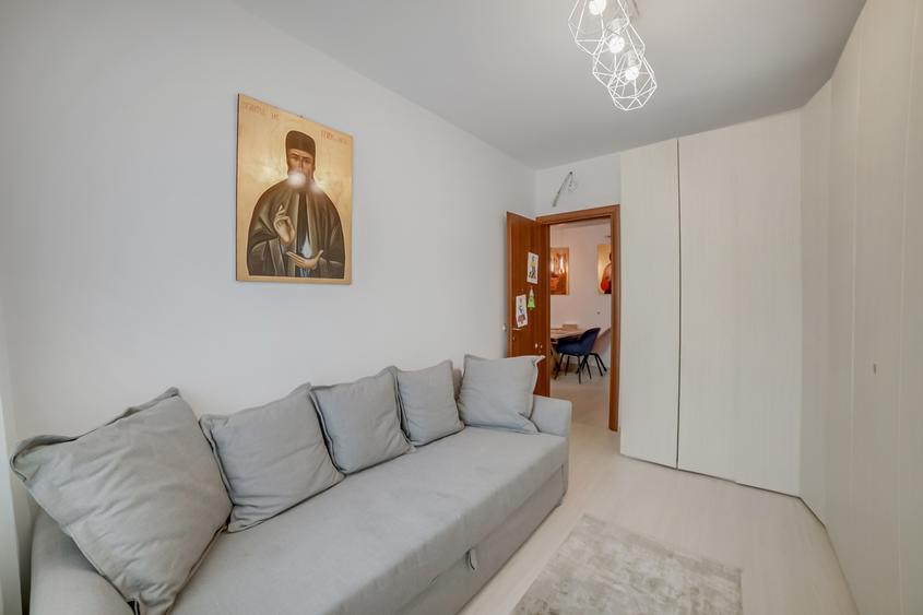 Apartament cu 4 camere decomandat, mobilat în Sisești