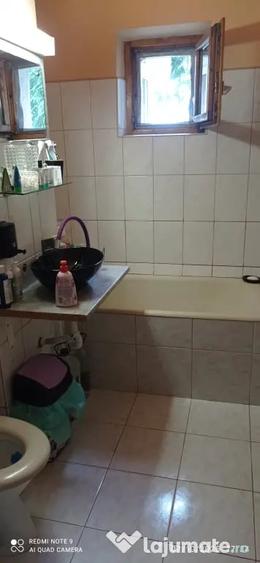 Apartament cu 2 camere decomandat în Far