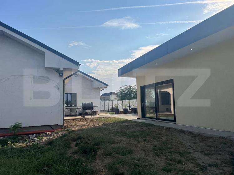 Casă individuală cu 6 camere cu Canalizare în Coșoveni