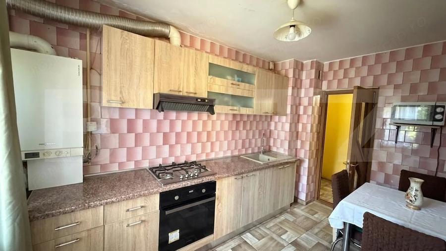Apartament cu 4 camere decomandat în 1 Mai